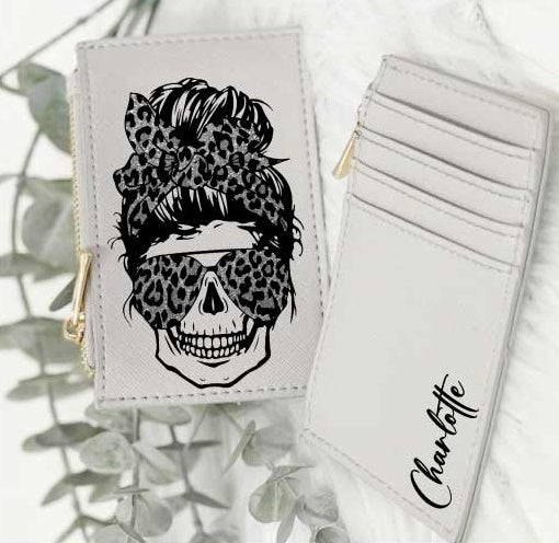 Kartenetui Totenkopf Style Grau mit Wunschnamen