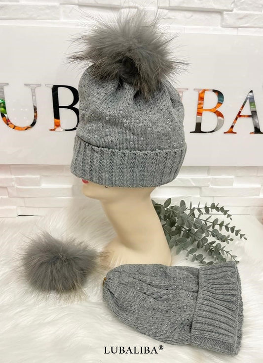 Wintermütze HELLGRAU/GLITTER mit abnehmbaren Bommel