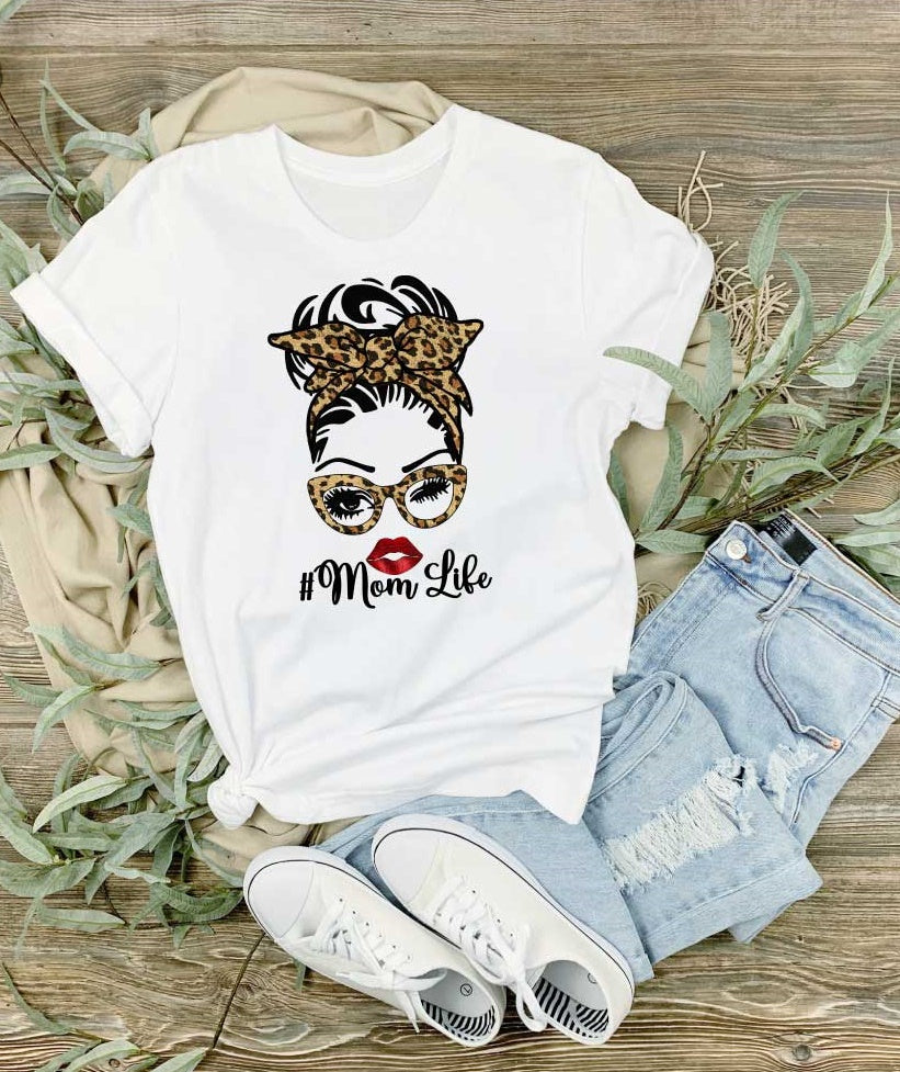 Unisex T-Shirt #MOMLIFE/KissStyle Braun/ Weiß